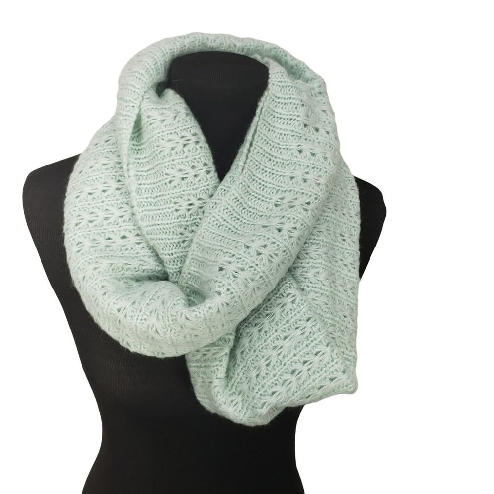 BP Nordstrom Women's Knit Crocheted Infinity Scarf Soft and Cozy One Size